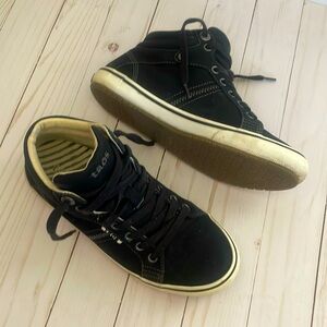 Taos women’s high Top Star sneakers classic black chuck taylor style 7